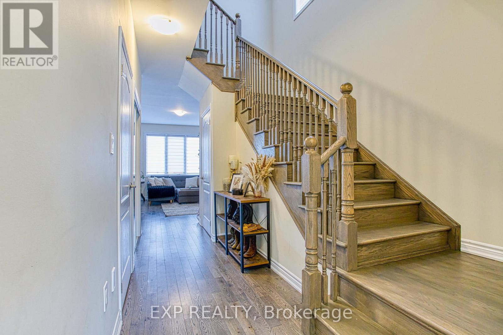 49 Sugar May Avenue, Thorold, Ontario  L2V 0L3 - Photo 6 - X12175761