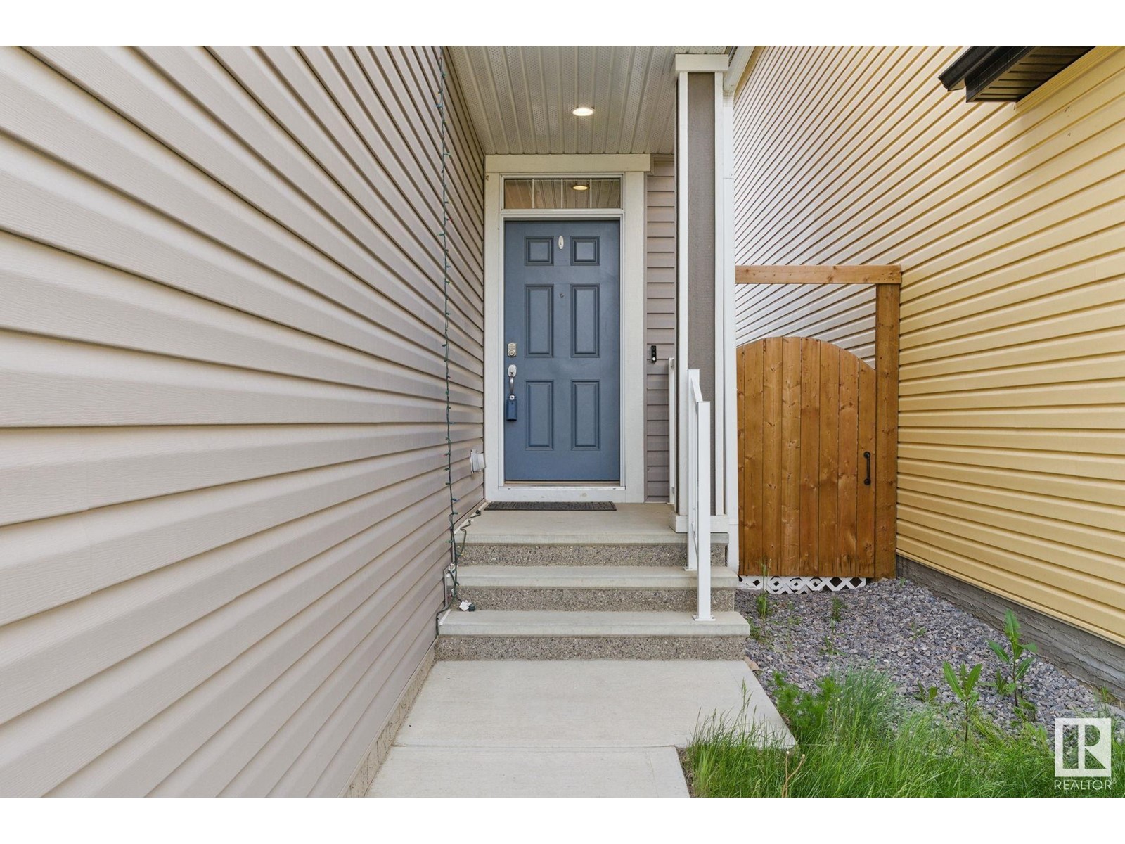 Property at 22754 95A AV NW image 3