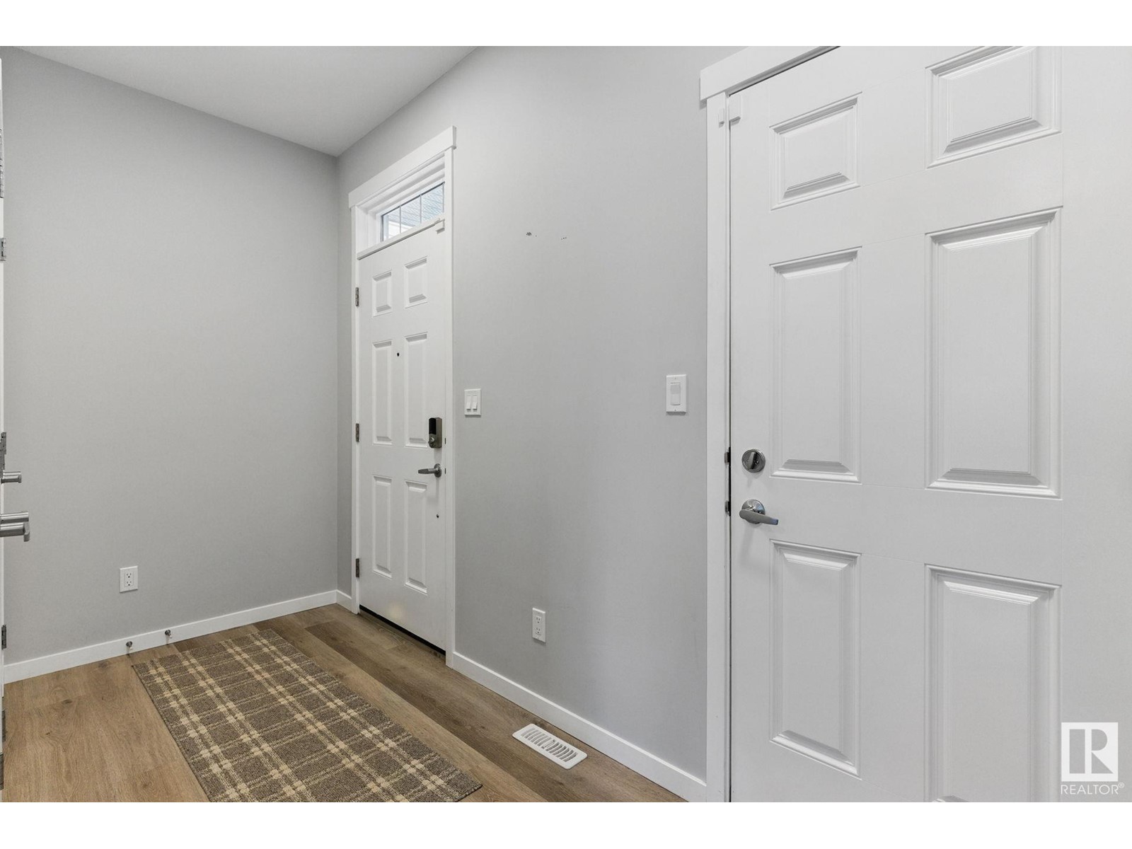Property at 22754 95A AV NW image 4