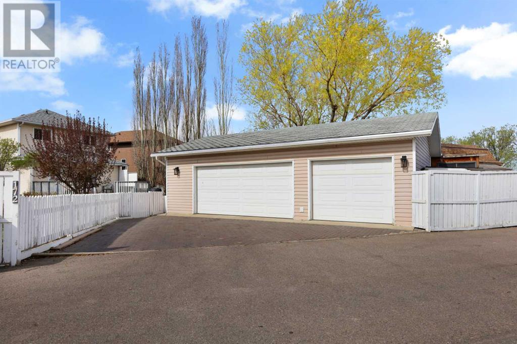 Property at 172 Erin Meadow Green SE image 3
