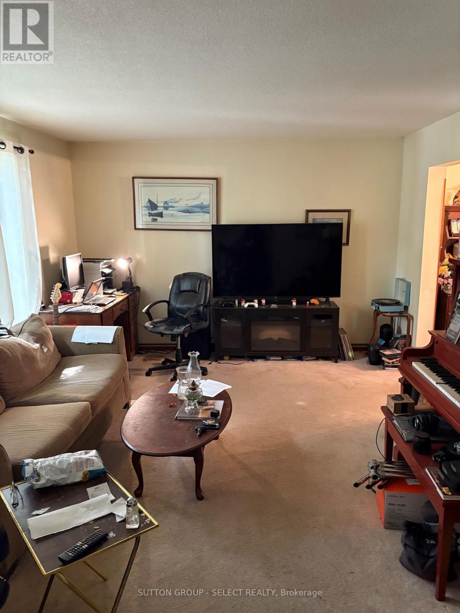 50 Monmore Road, London North, Ontario  N6G 2W6 - Photo 2 - X12176012