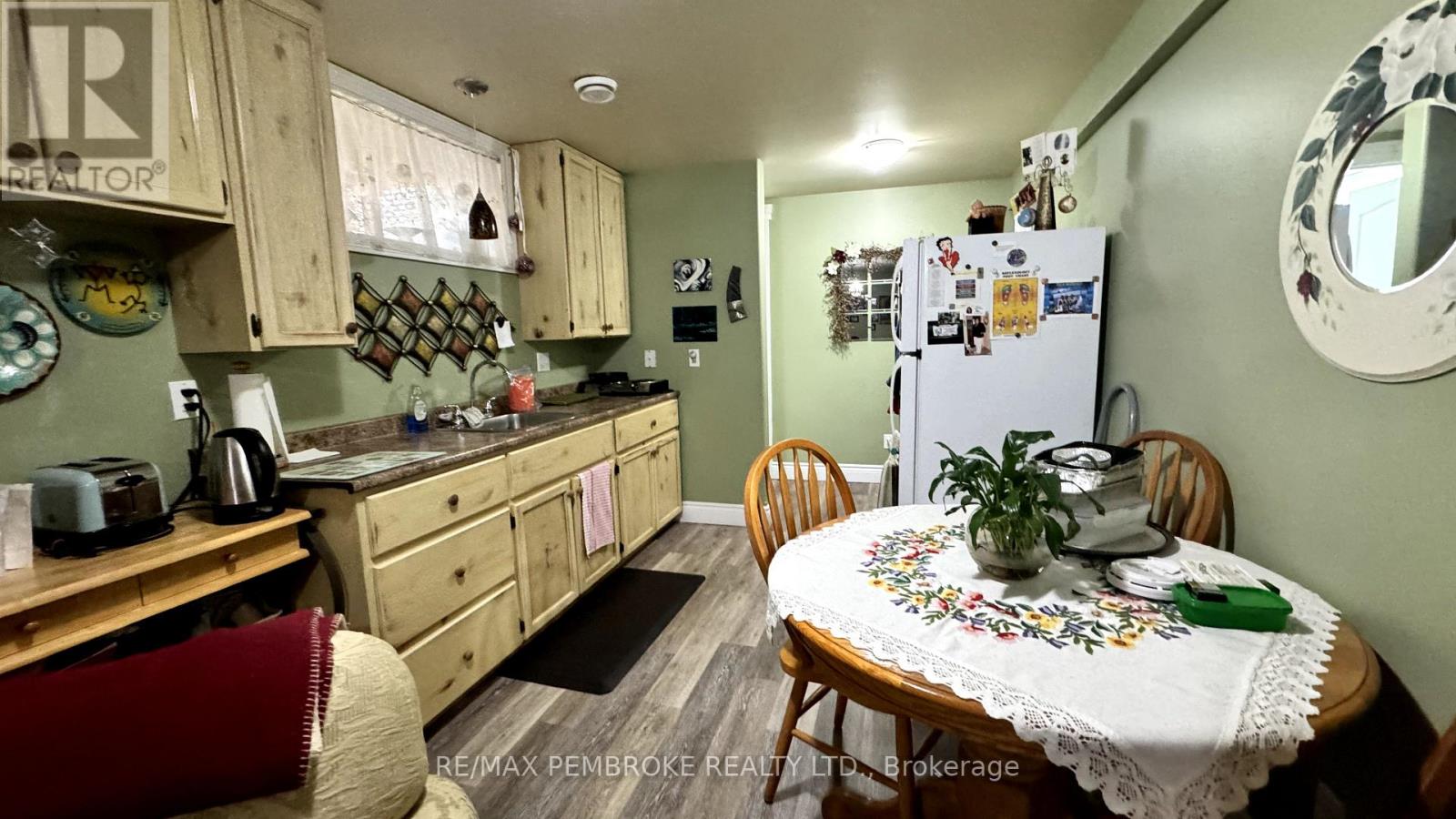 460 Maple Avenue S, Pembroke, Ontario  K8A 1M7 - Photo 11 - X12175994