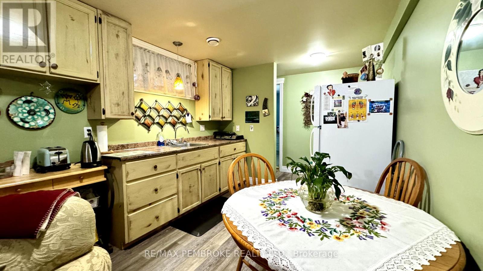 460 Maple Avenue S, Pembroke, Ontario  K8A 1M7 - Photo 21 - X12175994