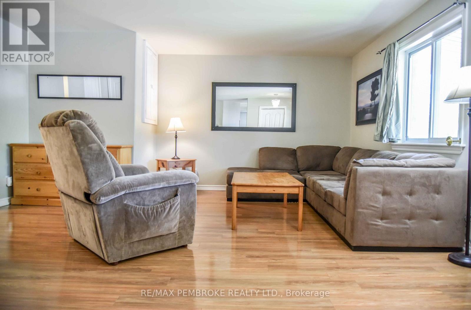 460 Maple Avenue S, Pembroke, Ontario  K8A 1M7 - Photo 36 - X12175994