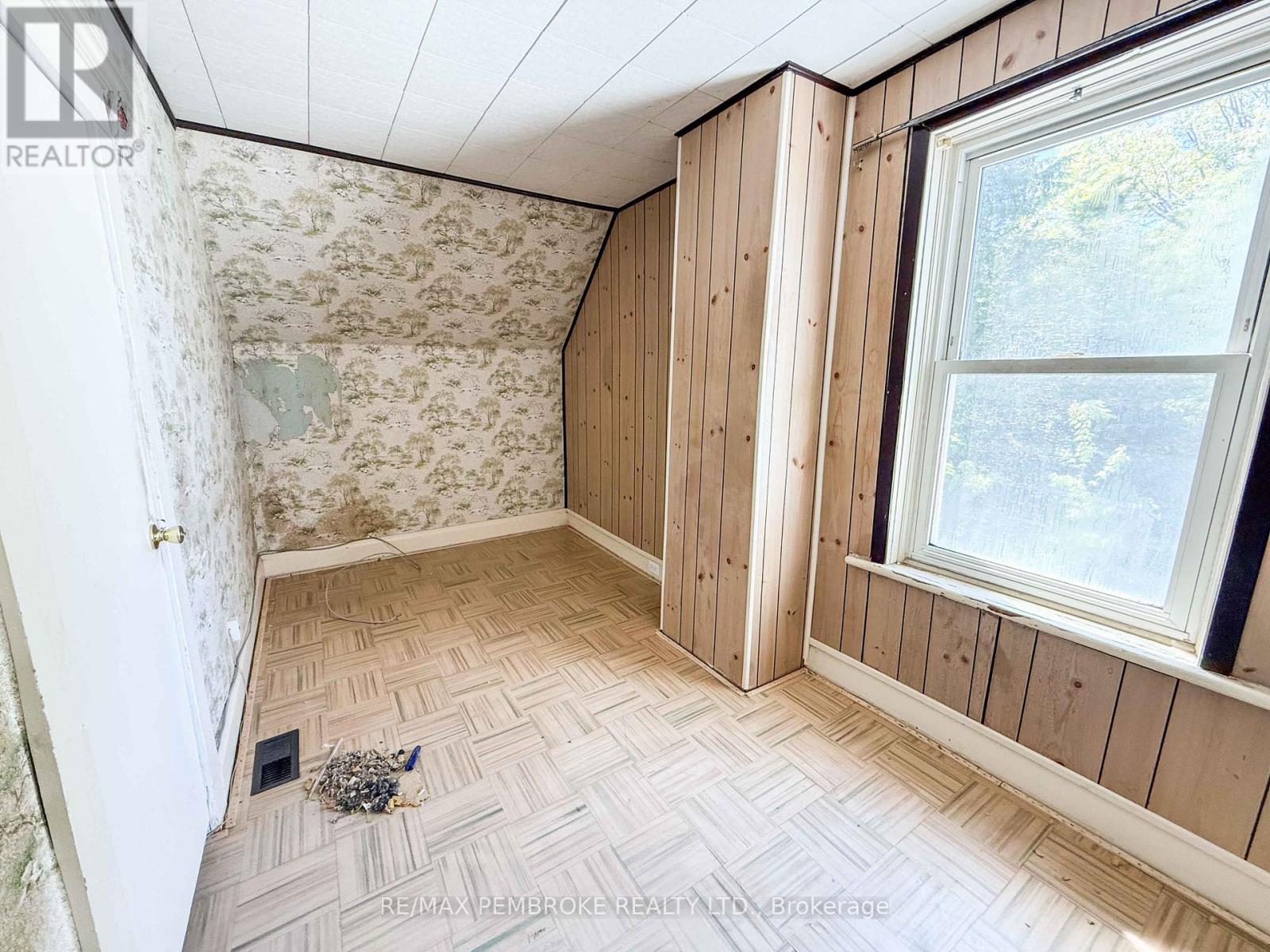 460 Maple Avenue S, Pembroke, Ontario  K8A 1M7 - Photo 42 - X12175994
