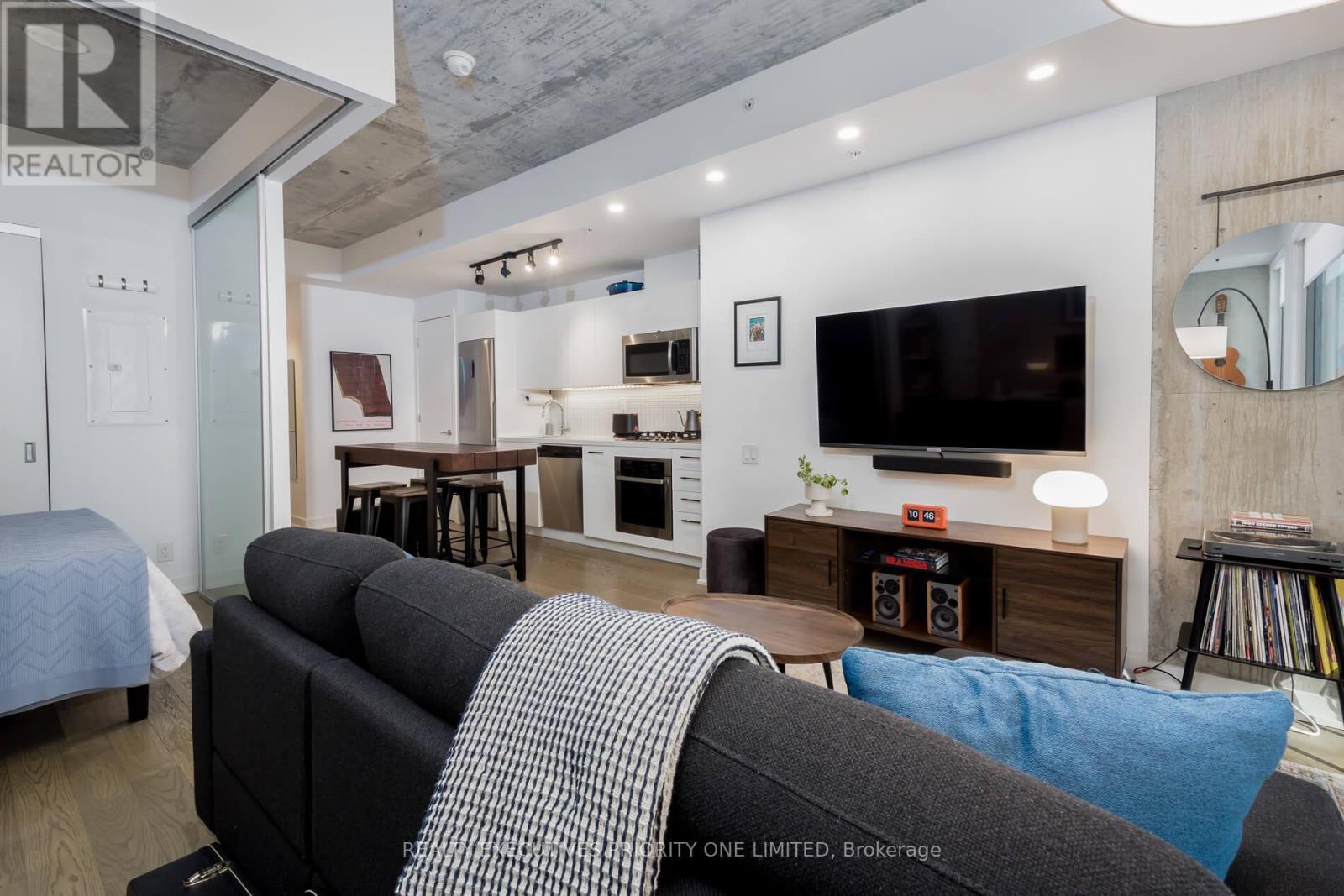 309 - 39 Brant Street, Toronto, Ontario  M5V 0M8 - Photo 13 - C12175849