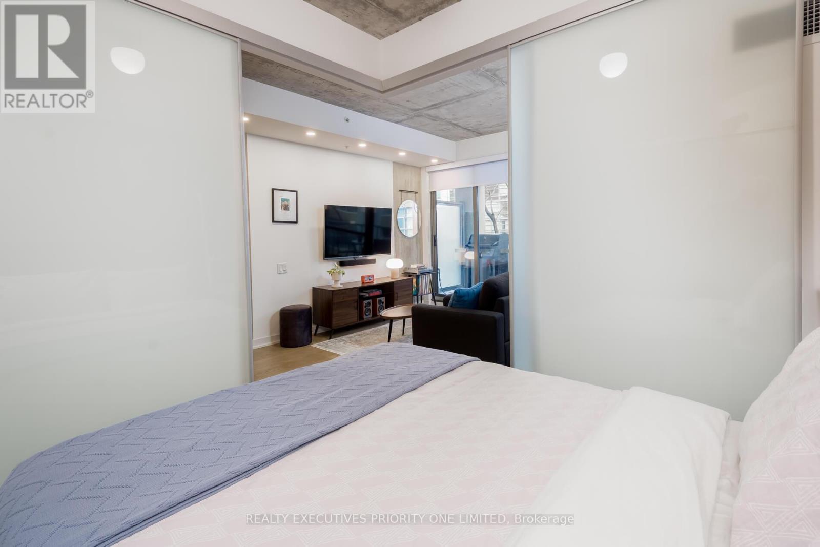 309 - 39 Brant Street, Toronto, Ontario  M5V 0M8 - Photo 15 - C12175849