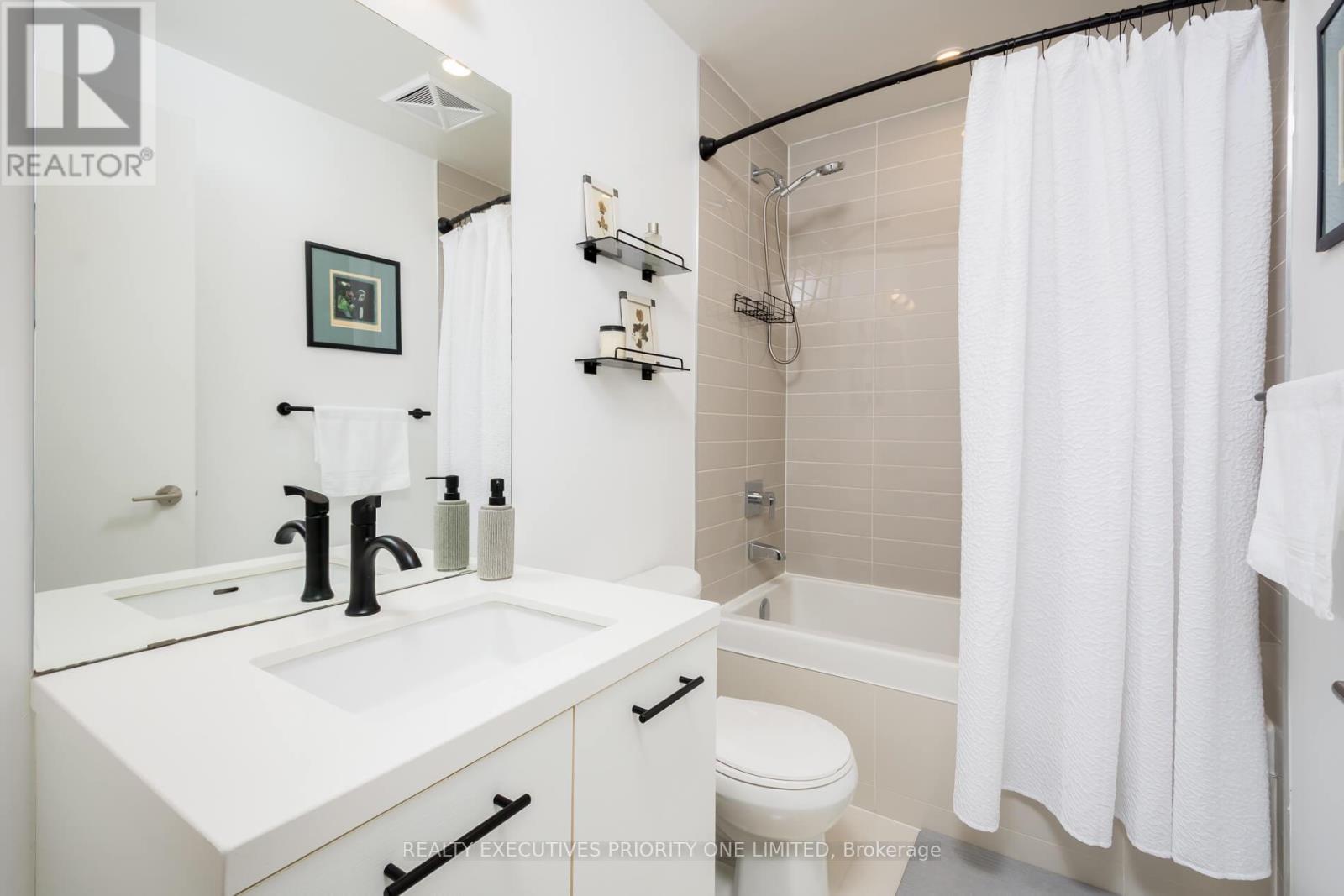 309 - 39 Brant Street, Toronto, Ontario  M5V 0M8 - Photo 16 - C12175849