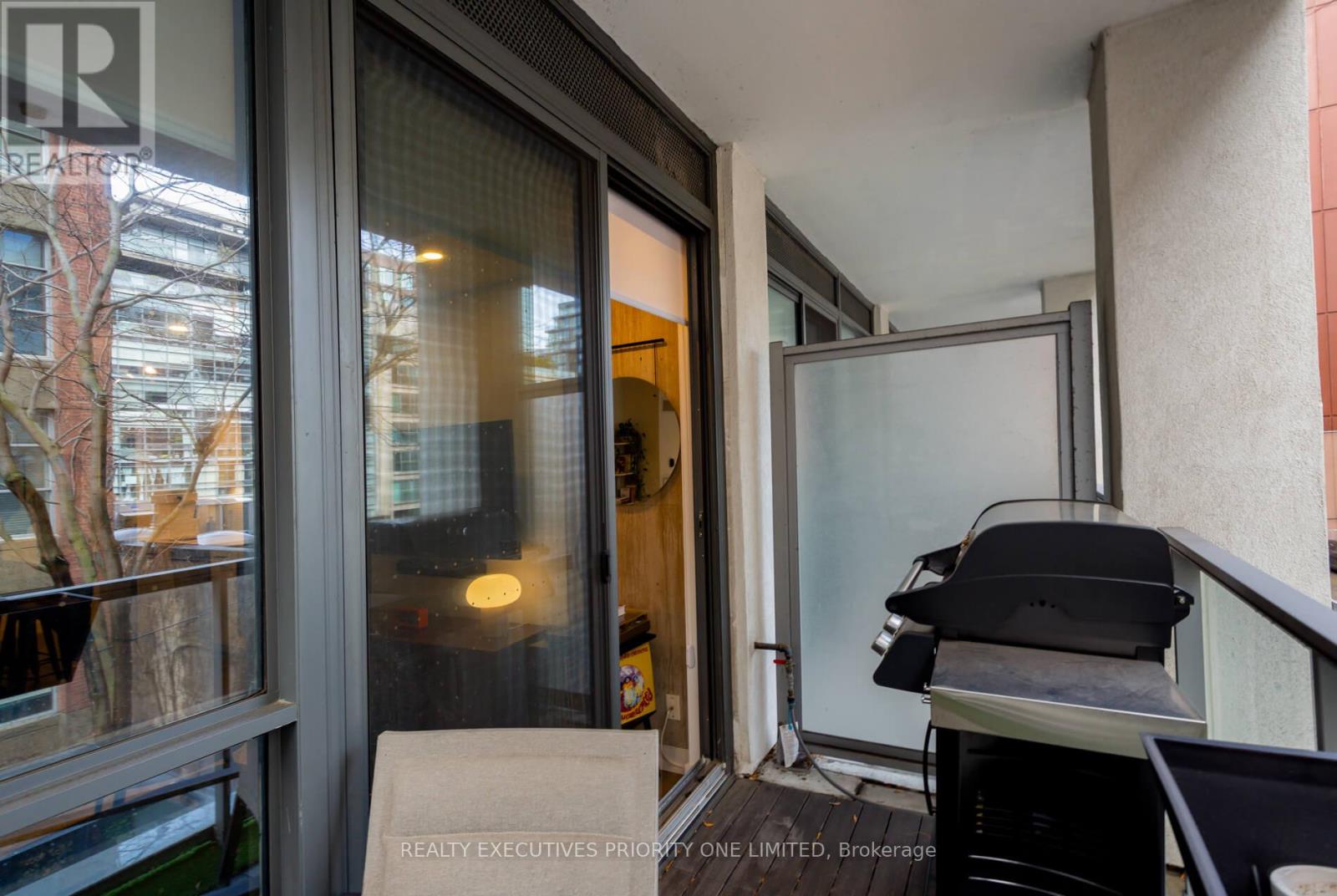 309 - 39 Brant Street, Toronto, Ontario  M5V 0M8 - Photo 17 - C12175849