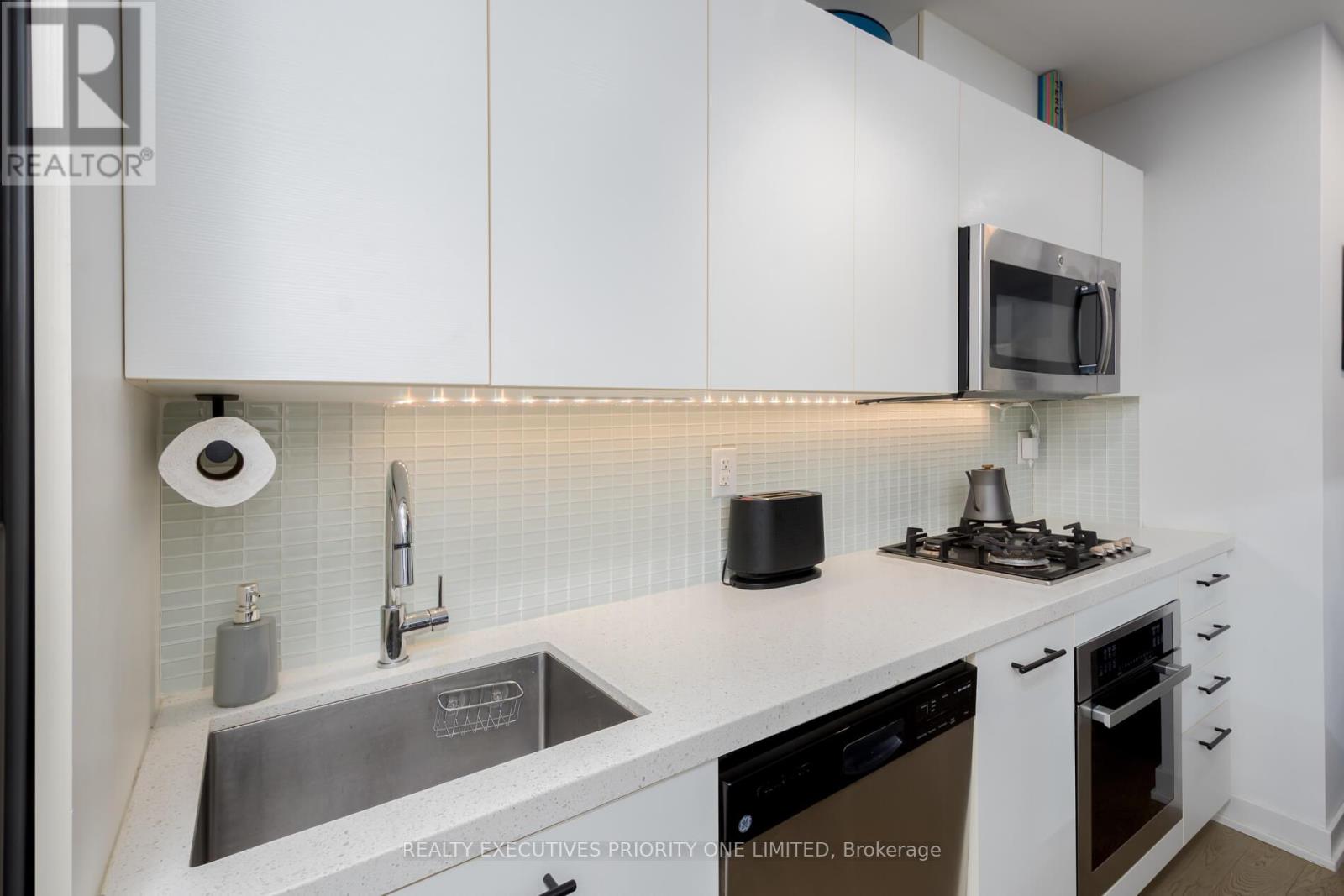 309 - 39 Brant Street, Toronto, Ontario  M5V 0M8 - Photo 9 - C12175849