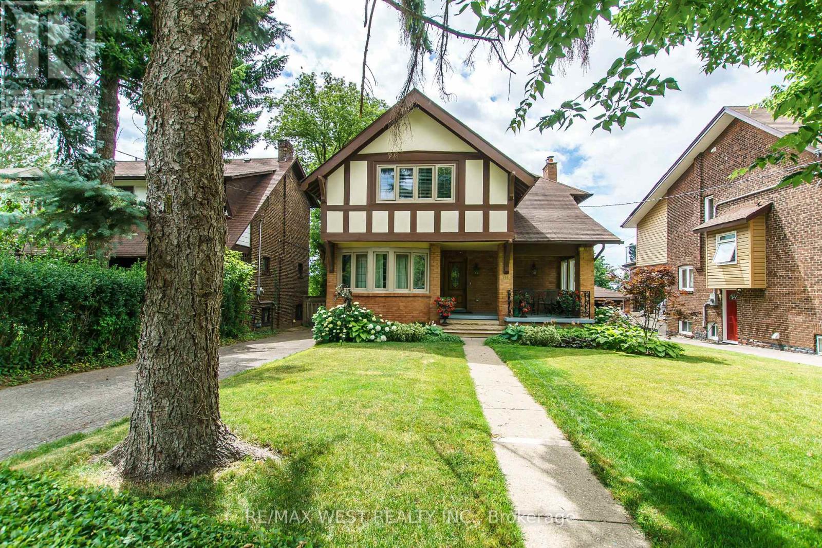2nd Flr - 81 Regal Road, Toronto (Wychwood), Ontario  M6H 2J6 - Photo 1 - C12175918
