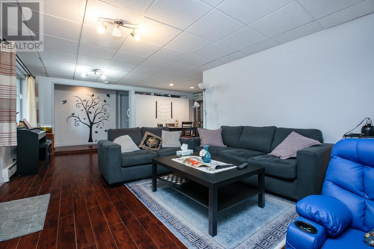 Property at 2135 NEWPORT AVENUE image 4