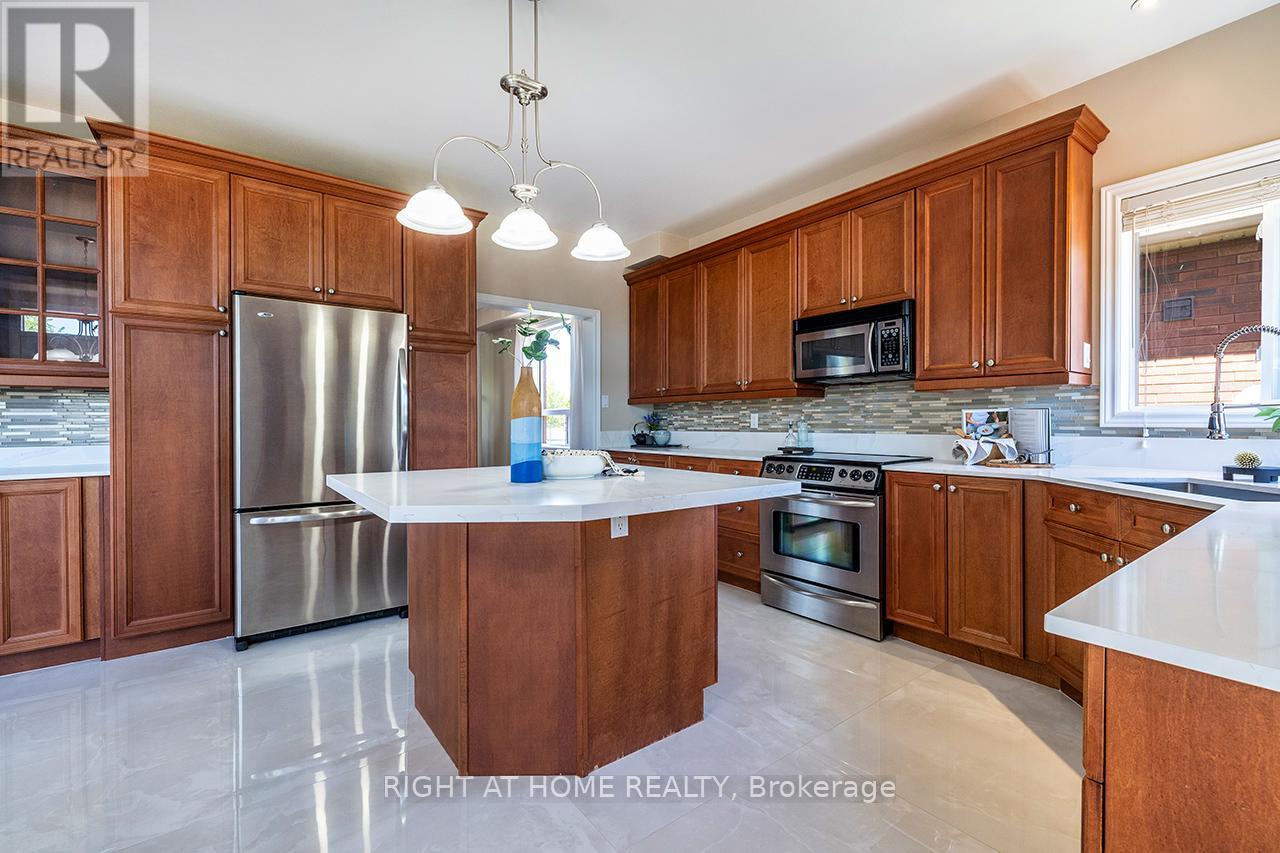 148 Brookhouse Drive, Clarington, Ontario  L1B 1N9 - Photo 5 - E12175895