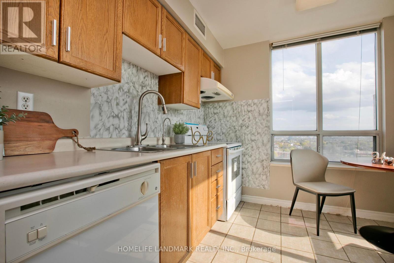 1610 - 5039 Finch Avenue E, Toronto, Ontario  M1S 5J9 - Photo 14 - E12175926