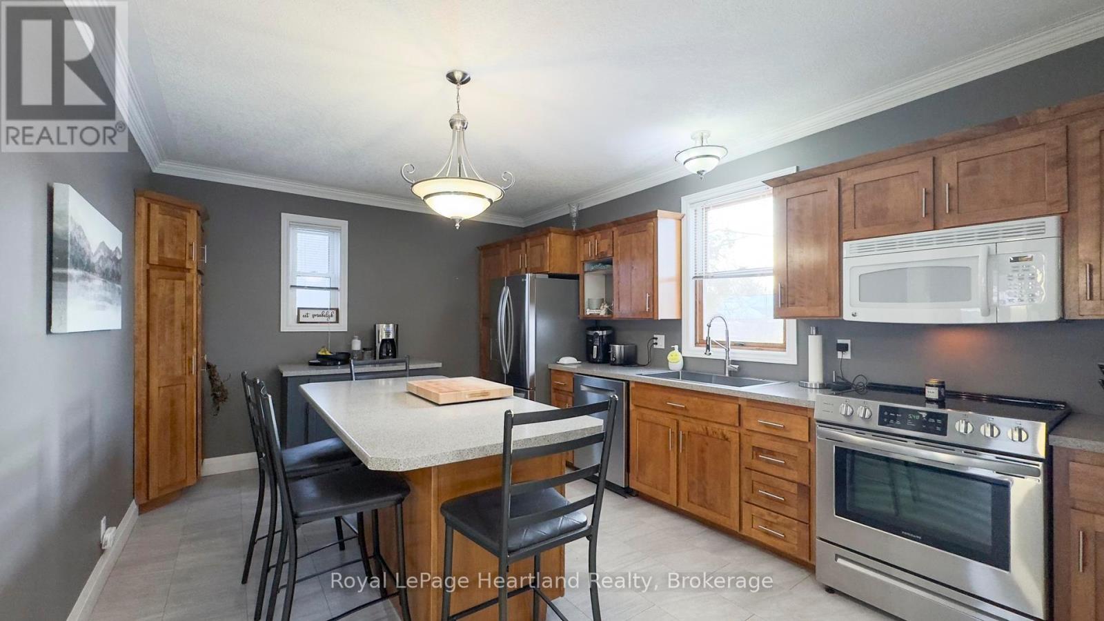 150 Palmerston Street, Goderich, Ontario  N7A 3E8 - Photo 5 - X12176006