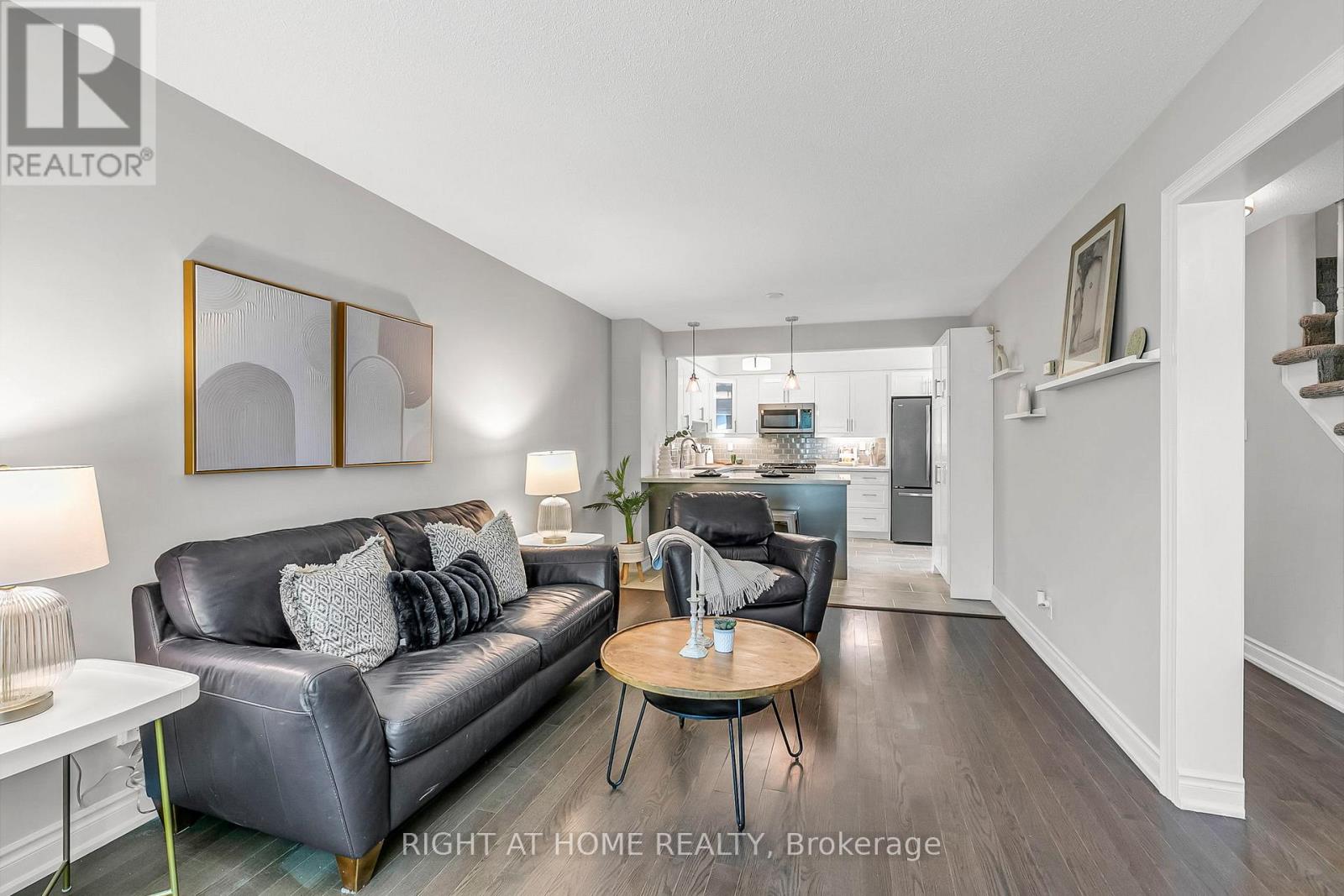 25 Castle Rock Drive, Richmond Hill (North Richvale), Ontario  L4C 5A3 - Photo 8 - N12175770