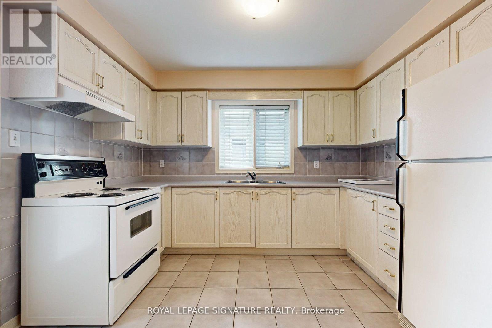 65 Gates Road, Vaughan (West Woodbridge), Ontario  L4L 8R6 - Photo 18 - N12175776