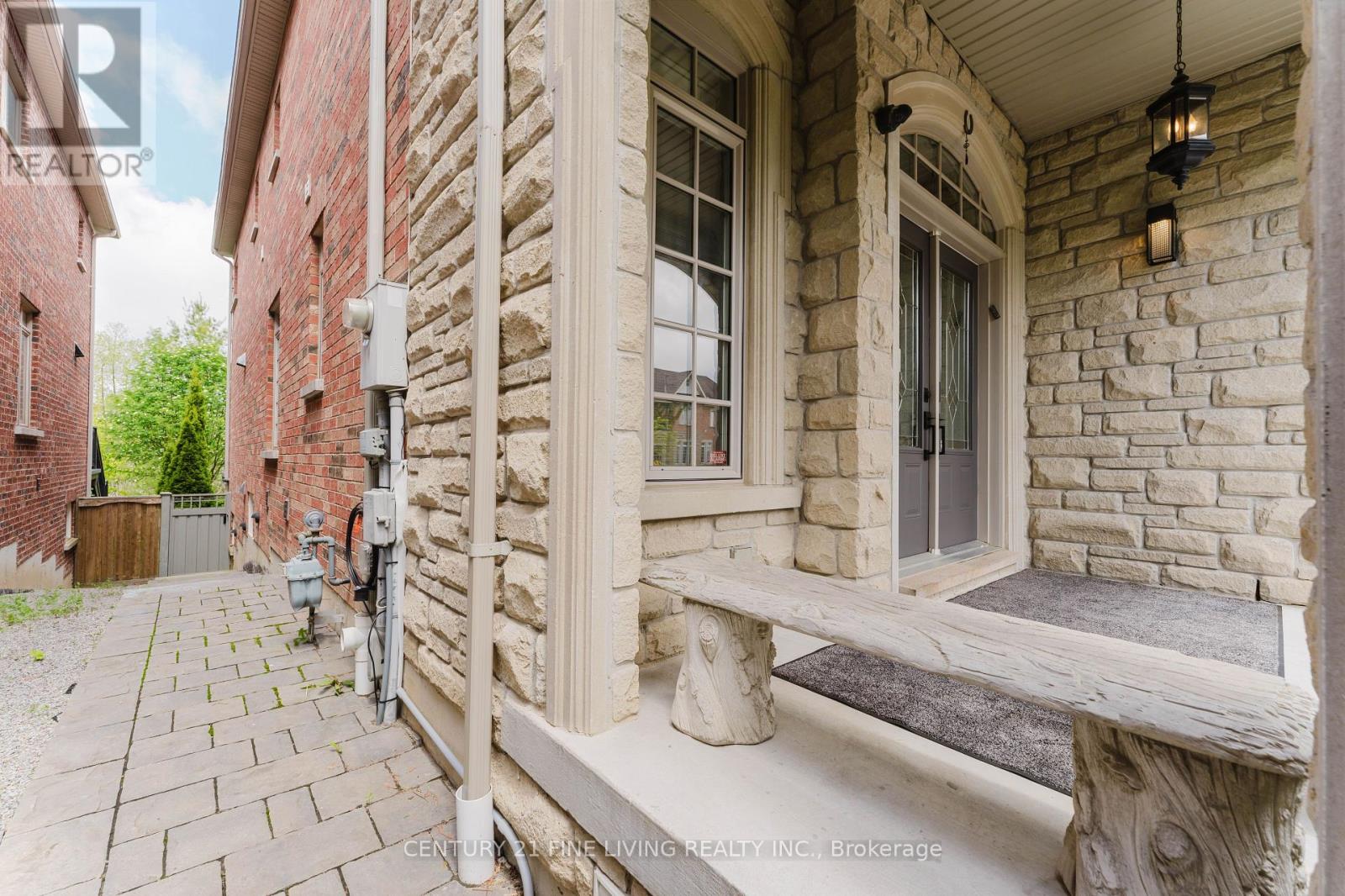 96 Wolf Creek Crescent, Vaughan (Patterson), Ontario  L6A 4B9 - Photo 3 - N12175794