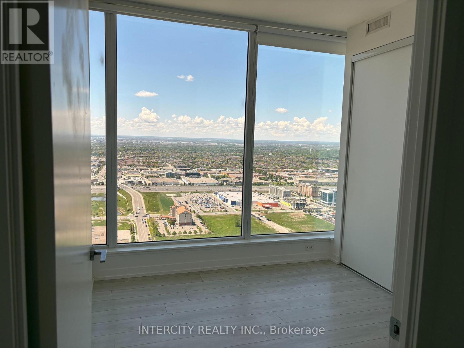 4910 - 898 Portage Parkway, Vaughan, Ontario  L4K 0J6 - Photo 4 - N12175866