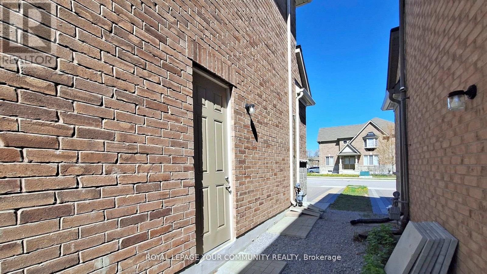 561 Clifford Perry Place, Newmarket (Woodland Hill), Ontario  L3X 0J2 - Photo 35 - N12175891