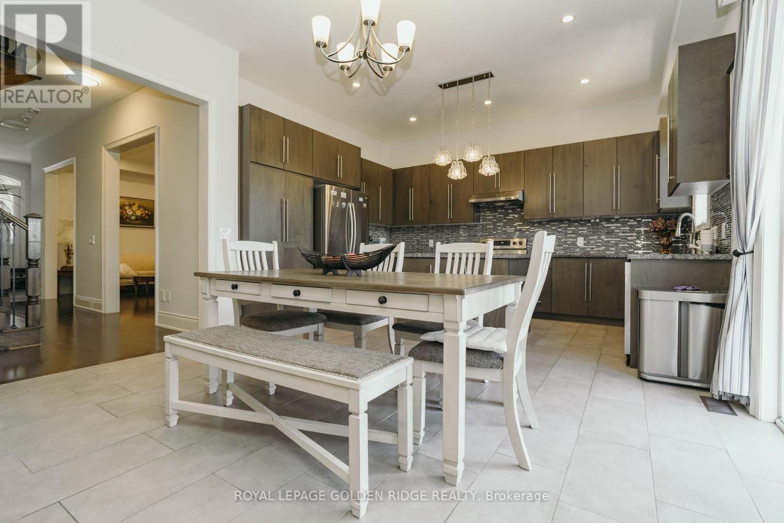 20 Crane Street, Aurora, Ontario  L4G 1C9 - Photo 10 - N12175896