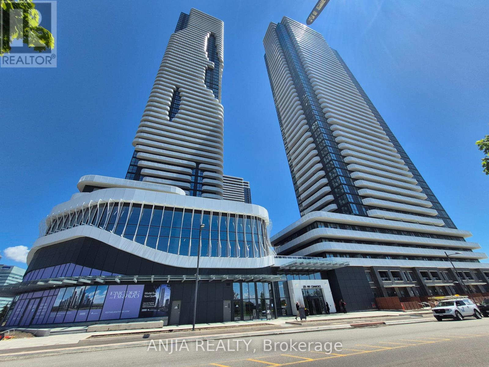 4015 - 225 Commerce Street, Vaughan, Ontario  L4K 0R1 - Photo 2 - N12175903