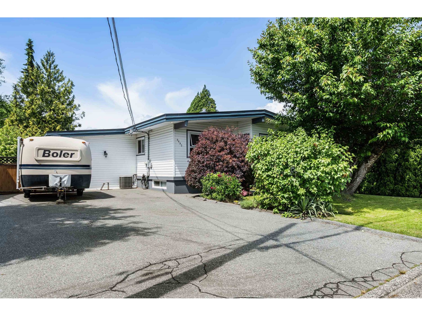 9695 Harrison Street, Chilliwack Proper West, Chilliwack, British Columbia  V2P 4E8 - Photo 3 - R3007112