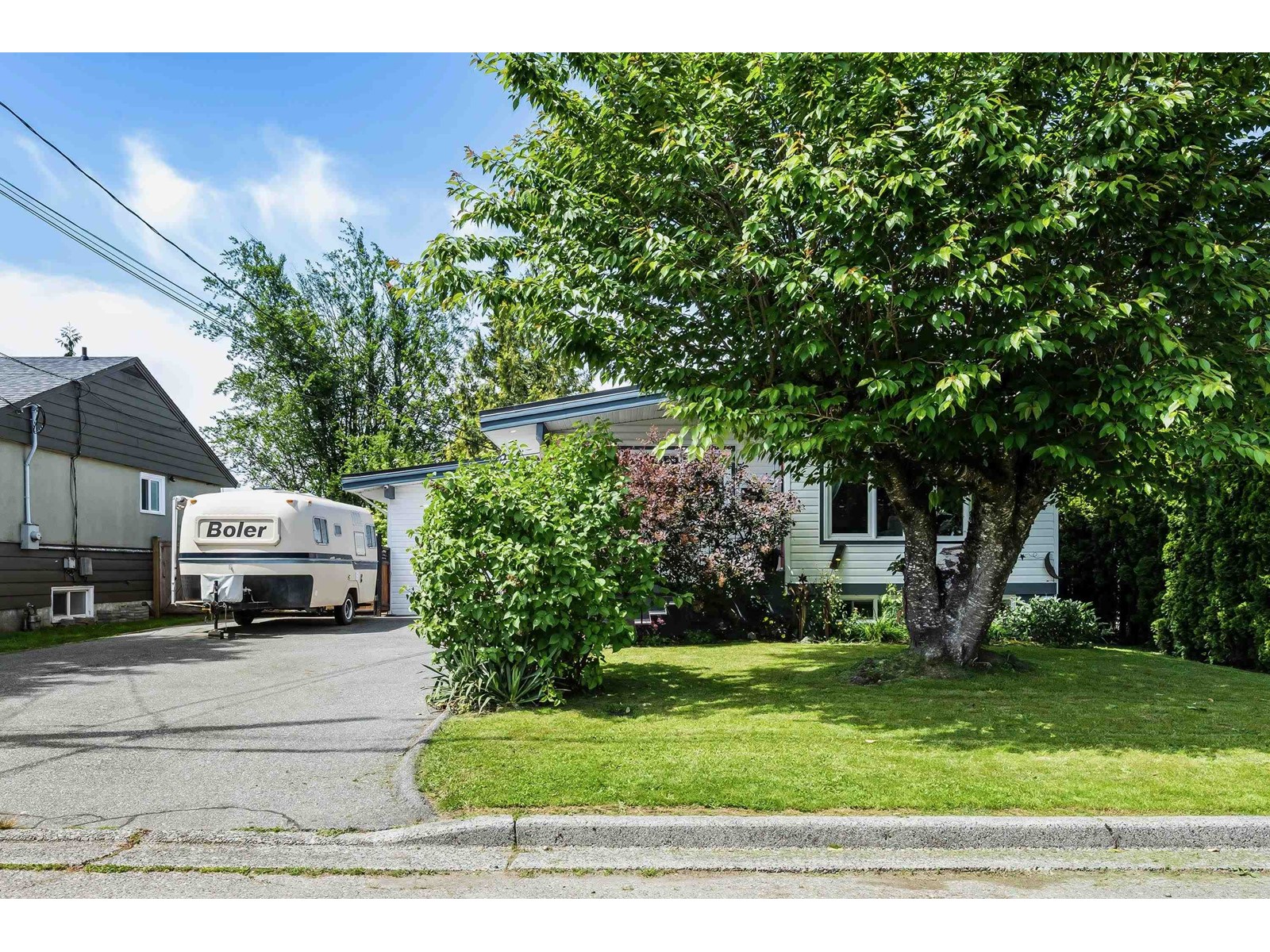 9695 Harrison Street, Chilliwack Proper West, Chilliwack, British Columbia  V2P 4E8 - Photo 2 - R3007112