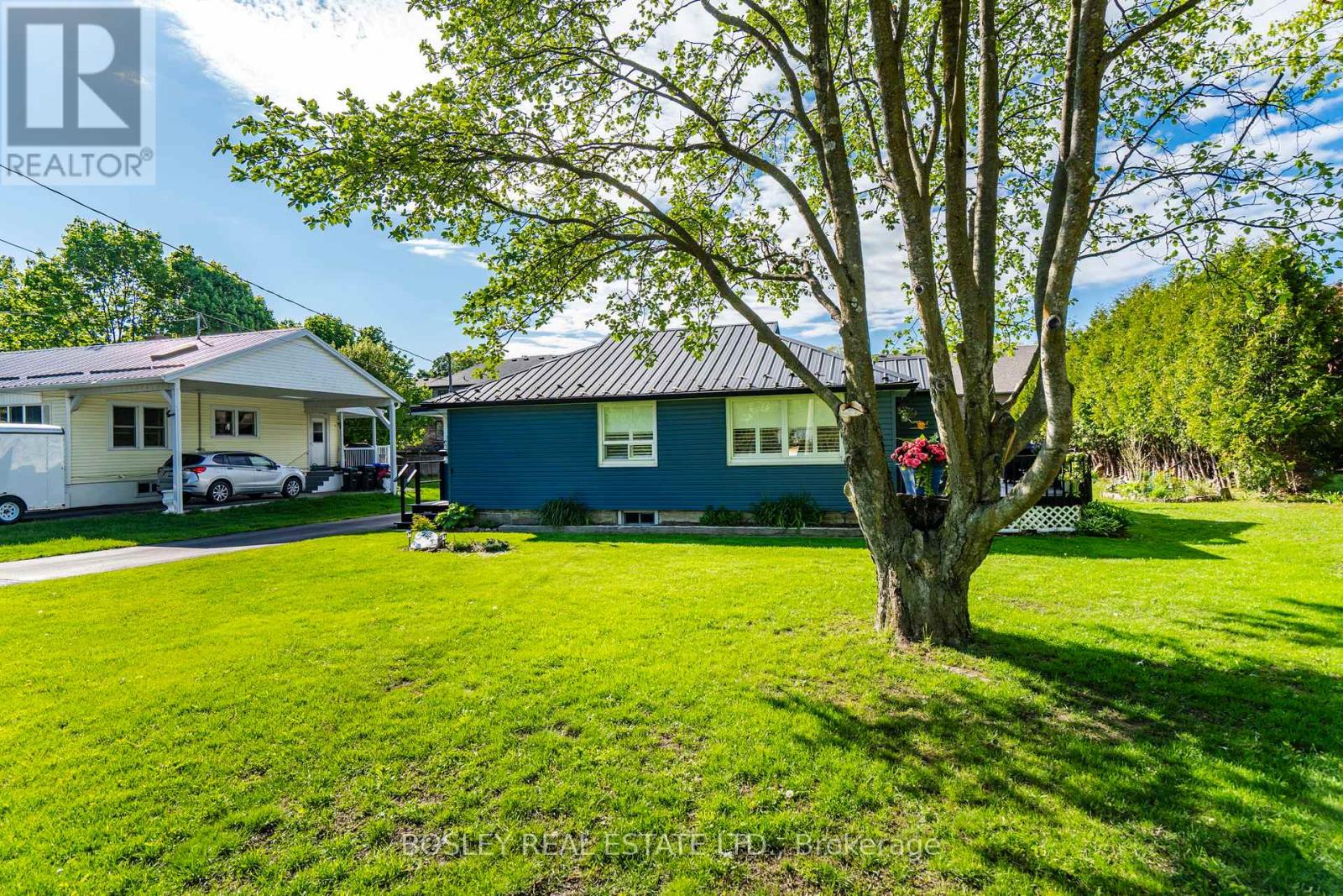 976 Yonge Street, Midland, Ontario  L4R 2E7 - Photo 1 - S12175767
