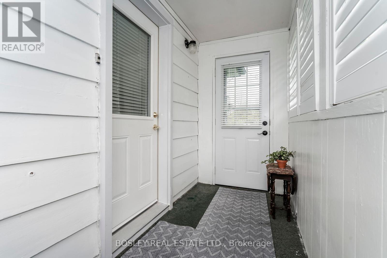 976 Yonge Street, Midland, Ontario  L4R 2E7 - Photo 17 - S12175767