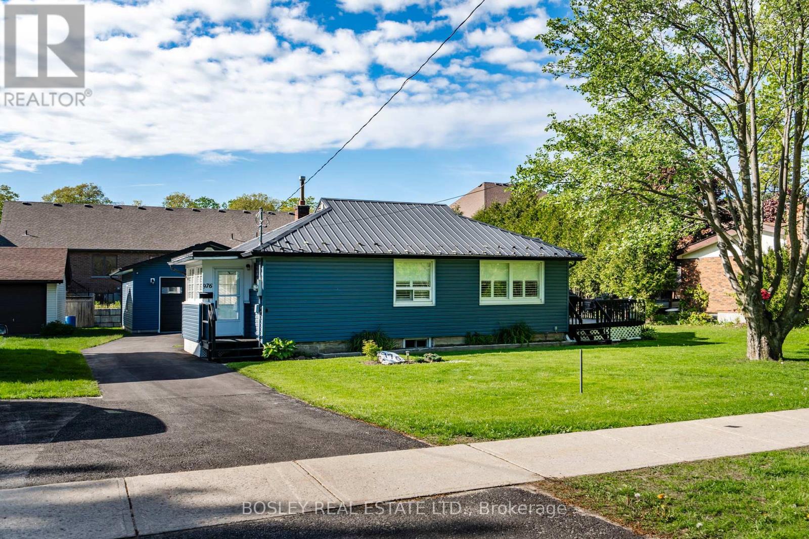 976 Yonge Street, Midland, Ontario  L4R 2E7 - Photo 2 - S12175767