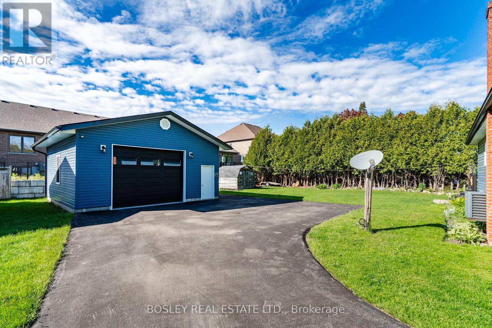 976 Yonge Street, Midland, Ontario  L4R 2E7 - Photo 25 - S12175767