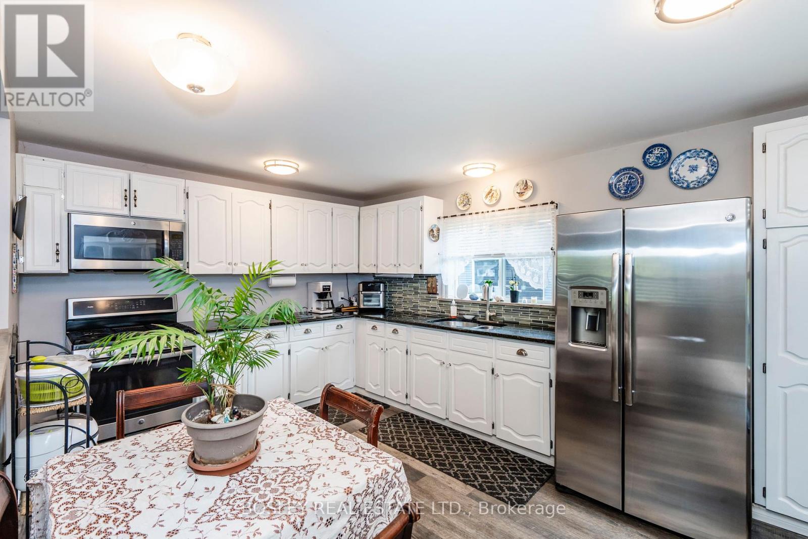 976 Yonge Street, Midland, Ontario  L4R 2E7 - Photo 4 - S12175767