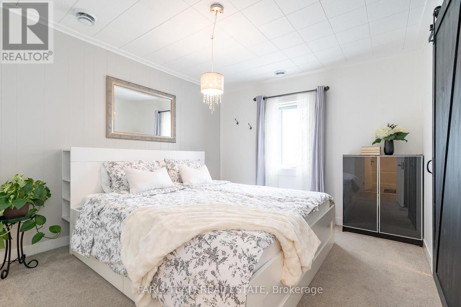 598 Champlain Road, Tiny, Ontario  L9M 0C2 - Photo 11 - S12175925