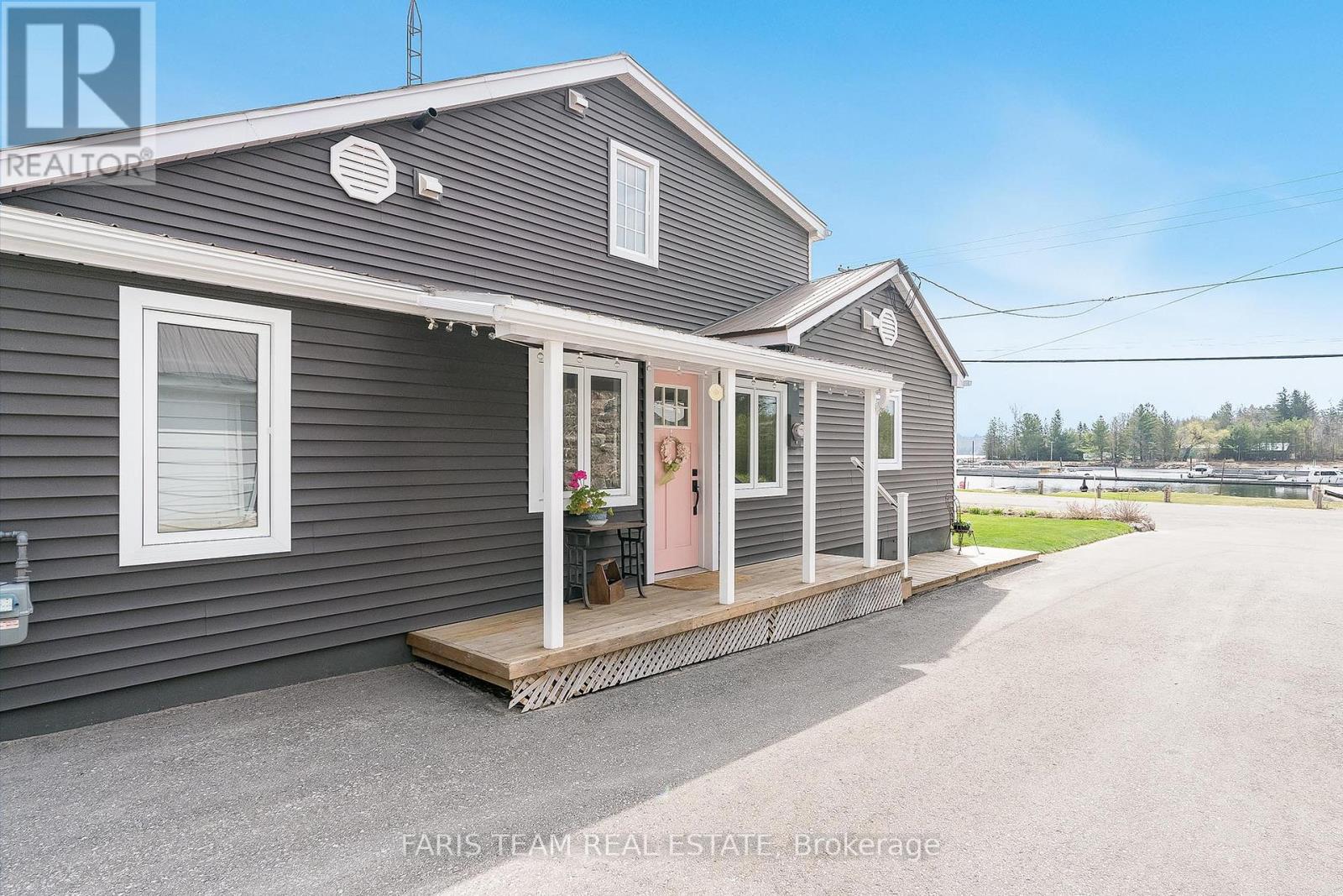 598 Champlain Road, Tiny, Ontario  L9M 0C2 - Photo 3 - S12175925