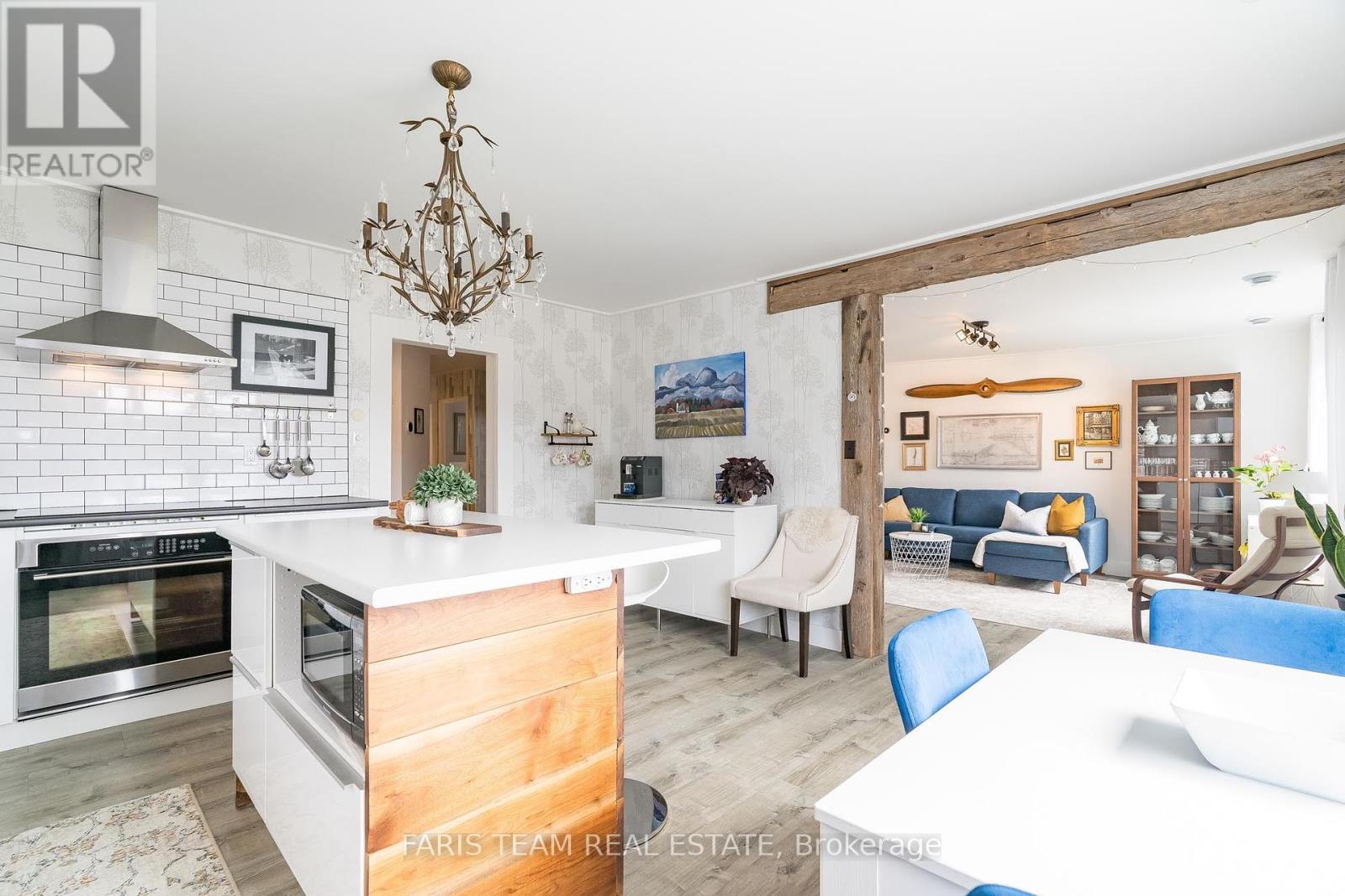 598 Champlain Road, Tiny, Ontario  L9M 0C2 - Photo 7 - S12175925