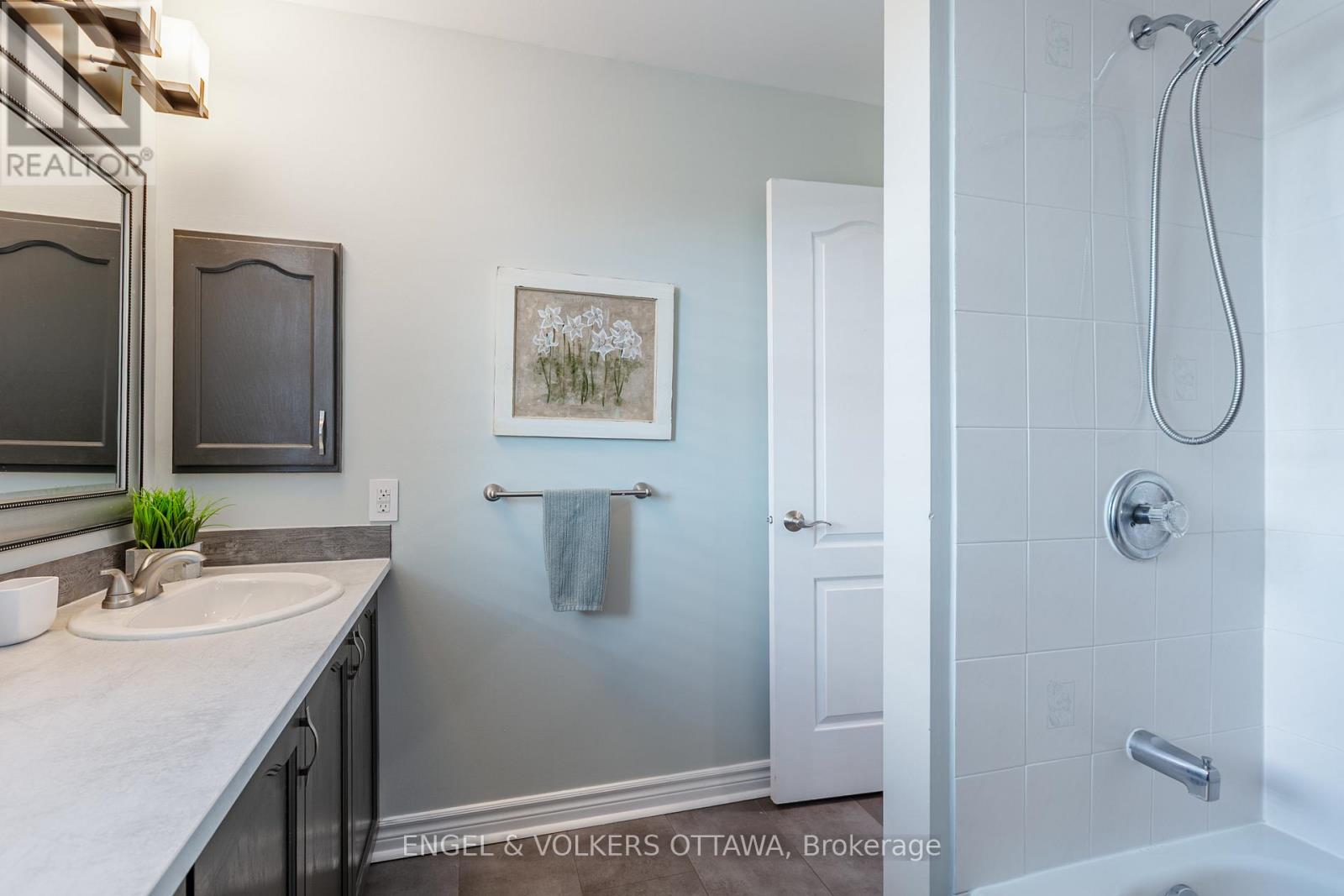 6149 Westwater Crescent, Ottawa, Ontario  K1W 1E1 - Photo 35 - X12176021