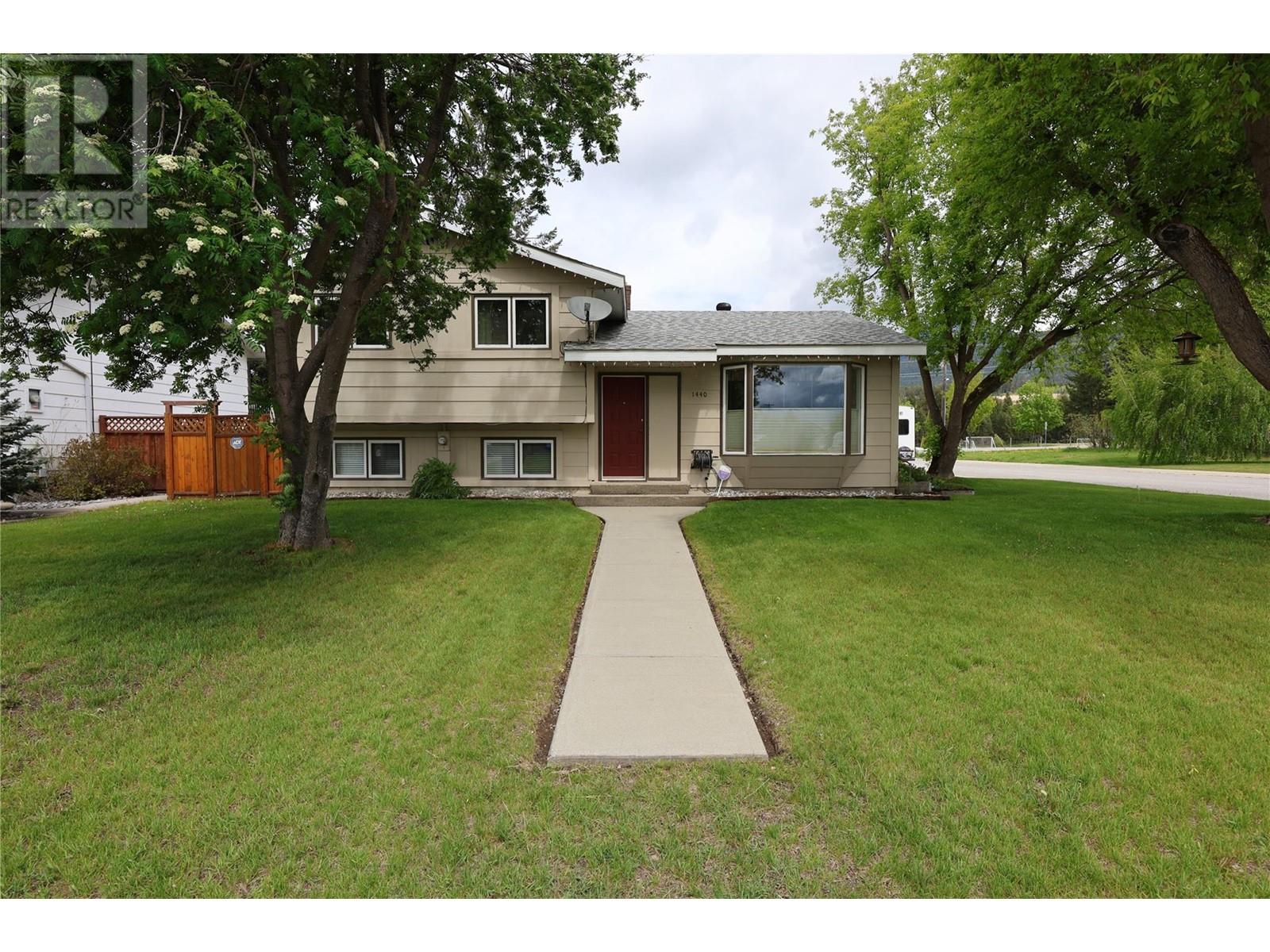 1440 Birch Crescent, Golden, British Columbia  V0A 1H6 - Photo 4 - 10349492