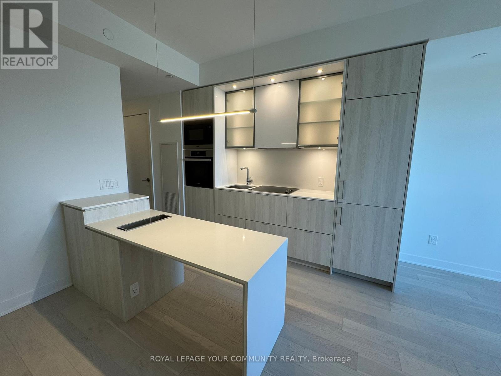 2204 - 11 Yorkville Avenue, Toronto, Ontario  M4W 0B7 - Photo 7 - C12176052