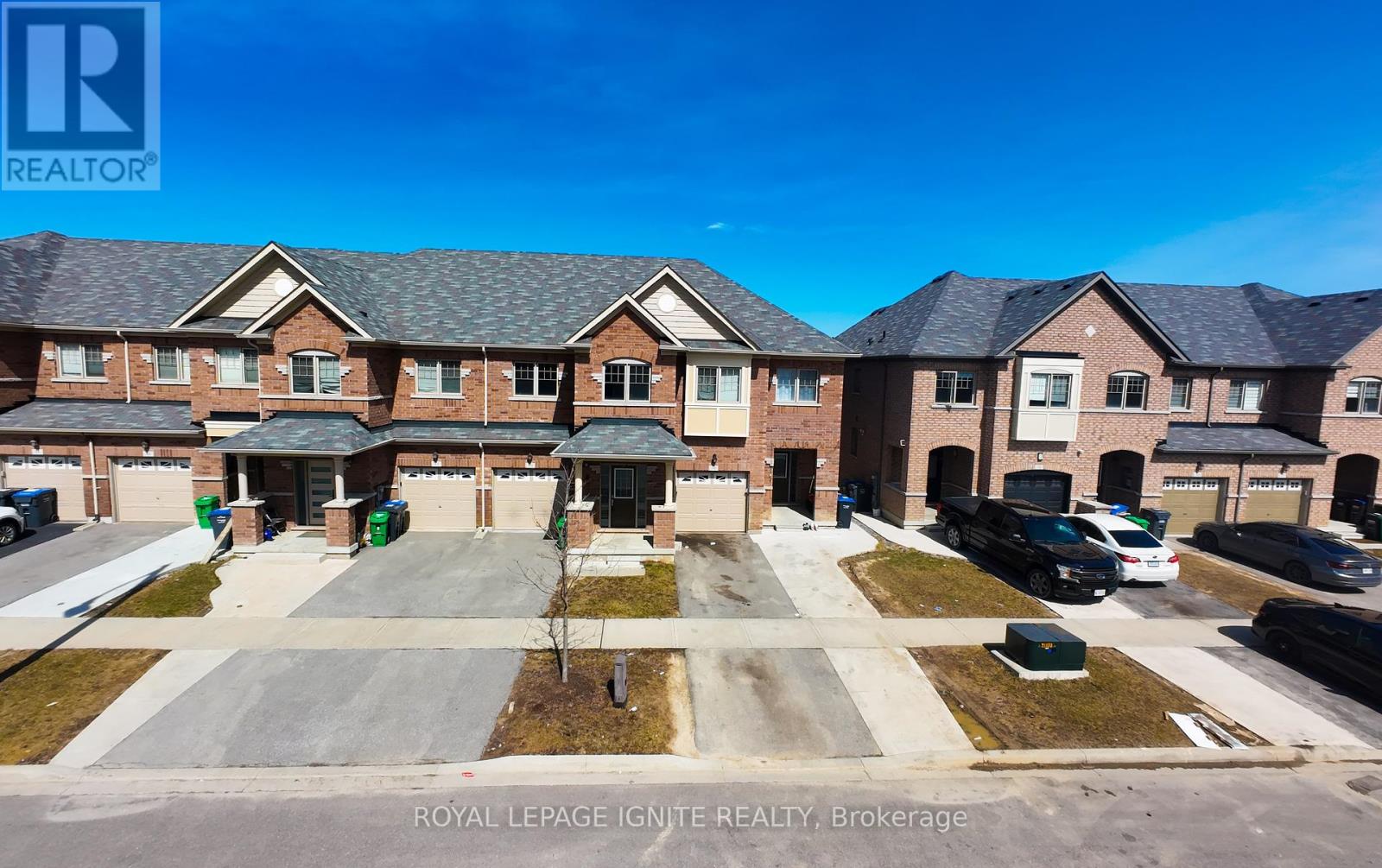 80 Davenfield Circle, Brampton (Bram East), Ontario  L6P 4M2 - Photo 1 - W12175805