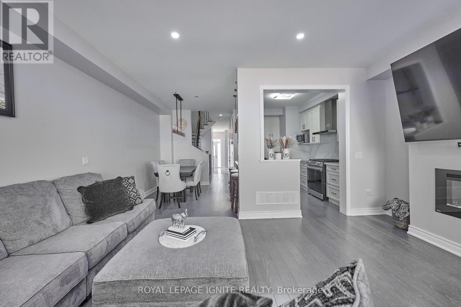 80 Davenfield Circle, Brampton (Bram East), Ontario  L6P 4M2 - Photo 10 - W12175805
