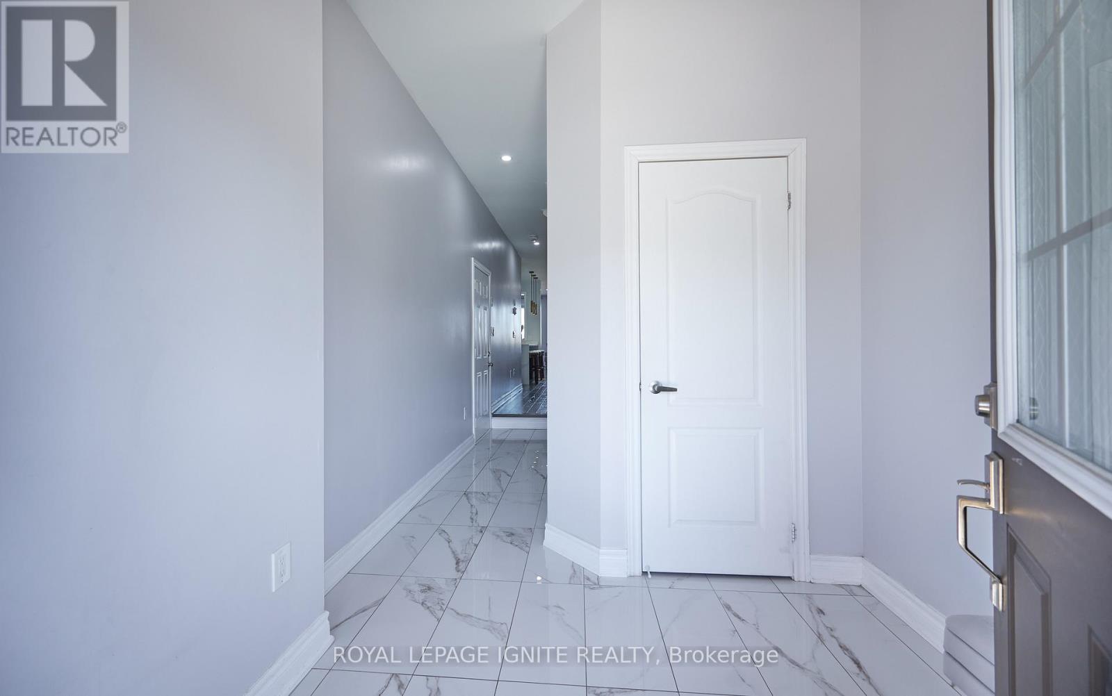 Property at 80 DAVENFIELD CIRCLE image 3