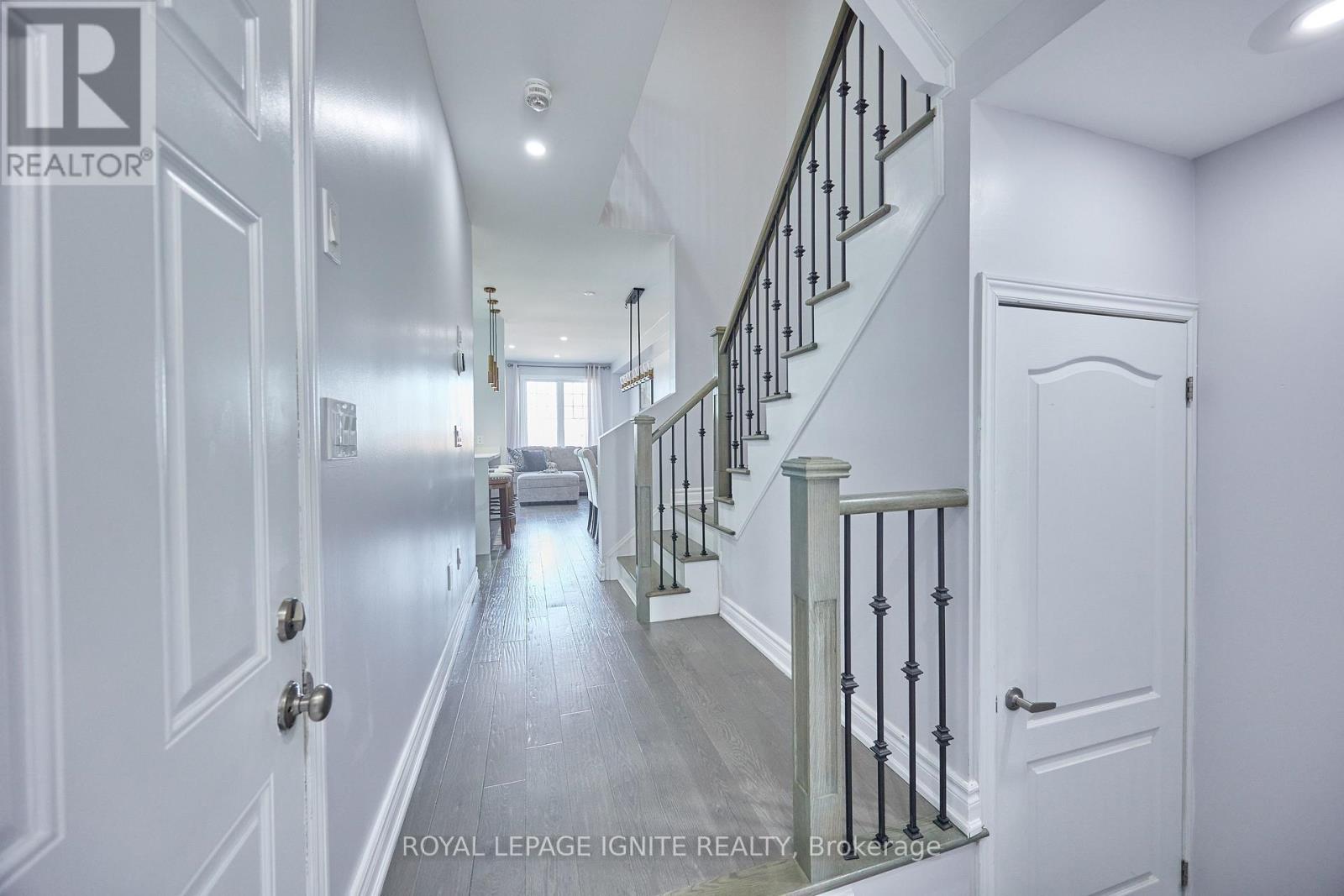 Property at 80 DAVENFIELD CIRCLE image 5