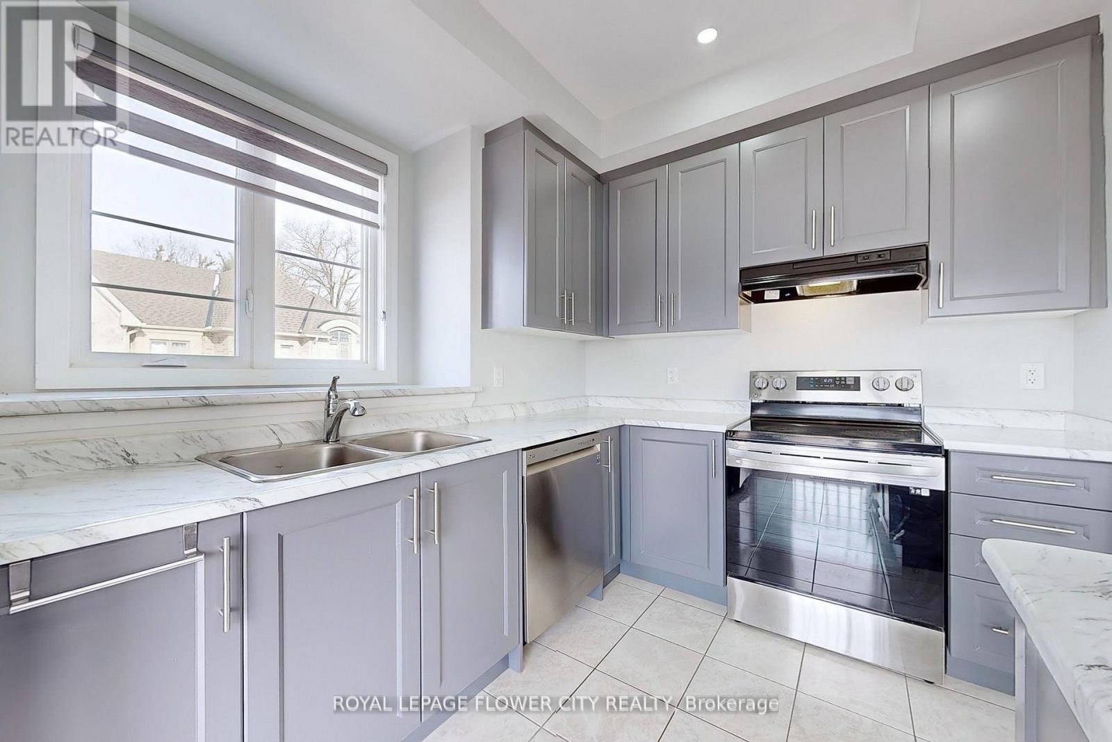 2 Summerbeam Way, Brampton (Brampton West), Ontario  L6Y 6H3 - Photo 16 - W12175817