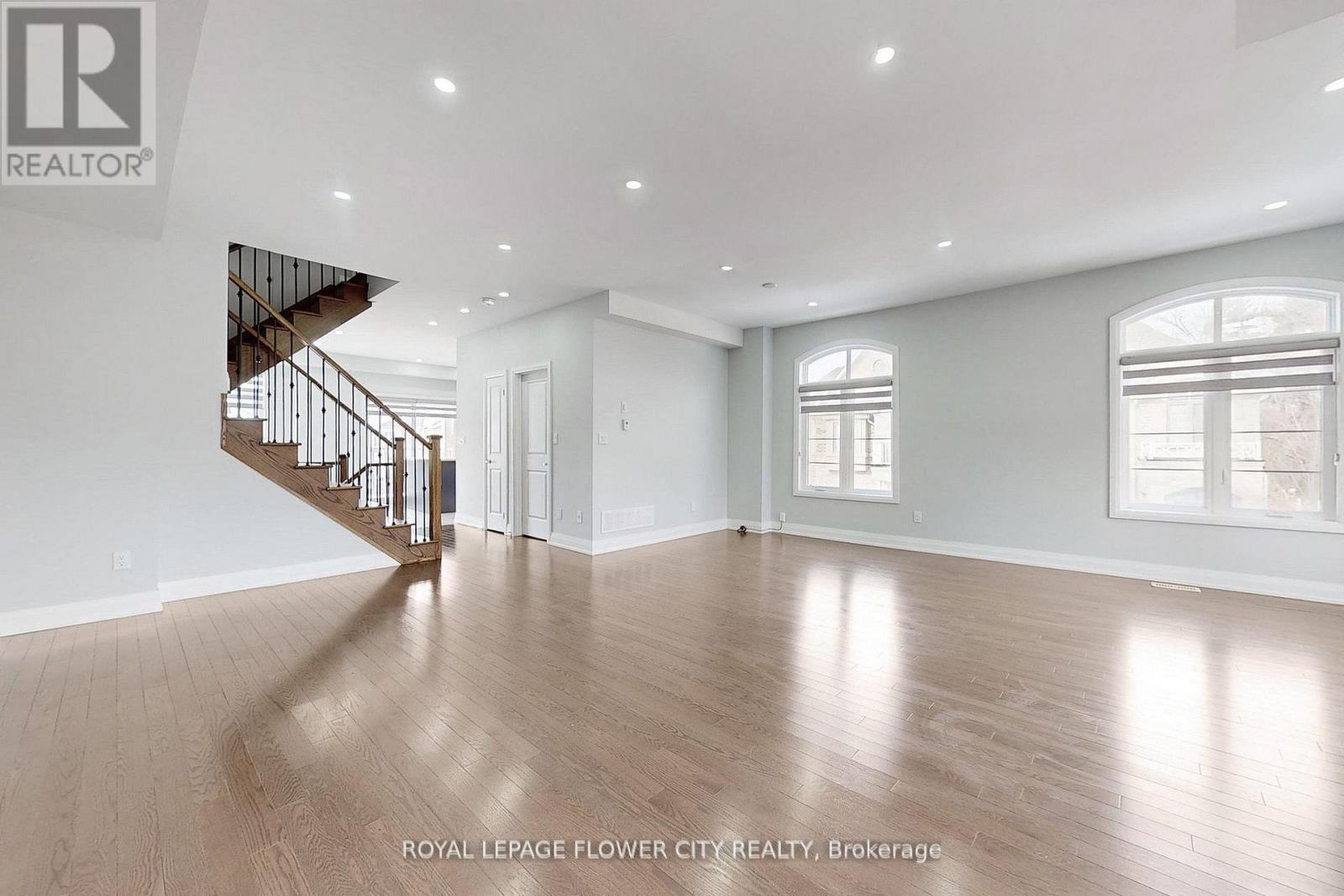 2 Summerbeam Way, Brampton (Brampton West), Ontario  L6Y 6H3 - Photo 8 - W12175817