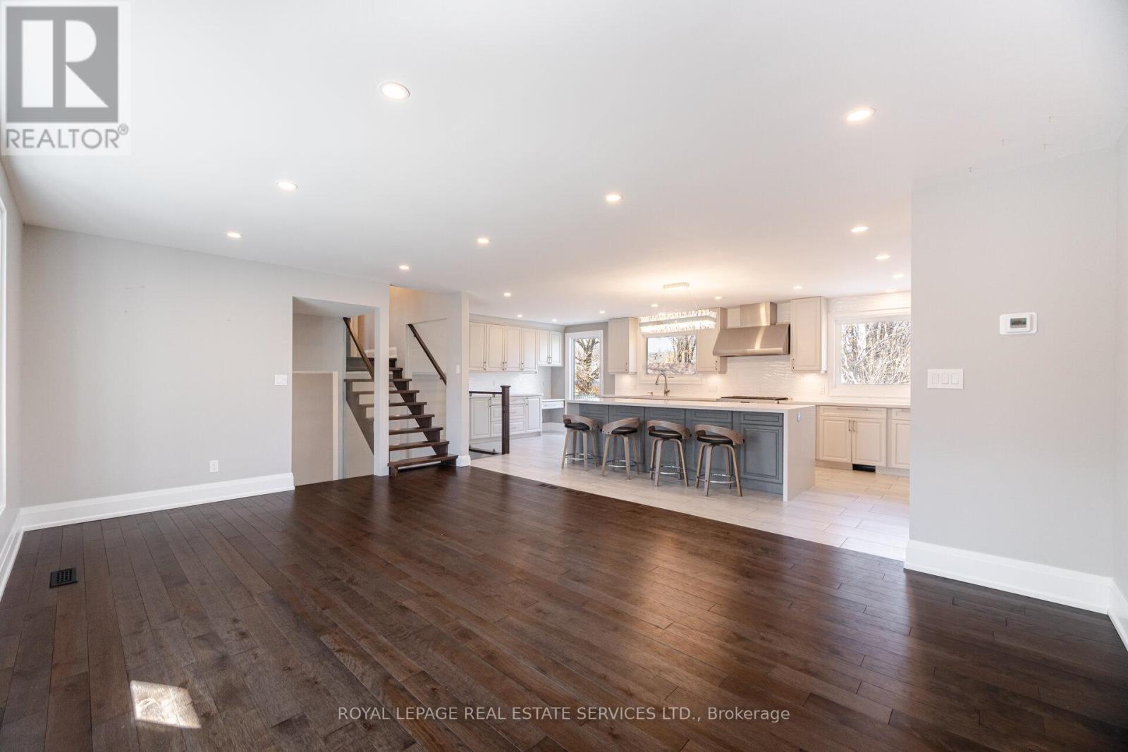 241 Sunrise Crescent, Oakville, Ontario  L6L 3L4 - Photo 9 - W12175841