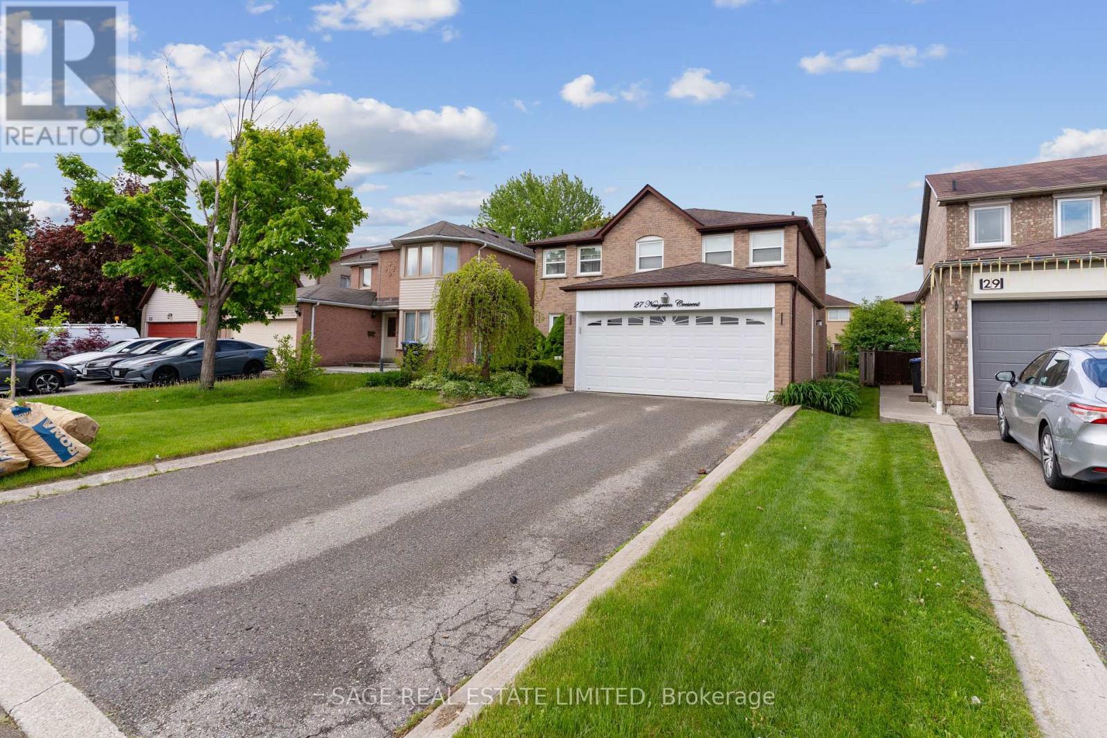 27 Newgreen Crescent, Brampton, Ontario  L6S 4Y2 - Photo 1 - W12175880