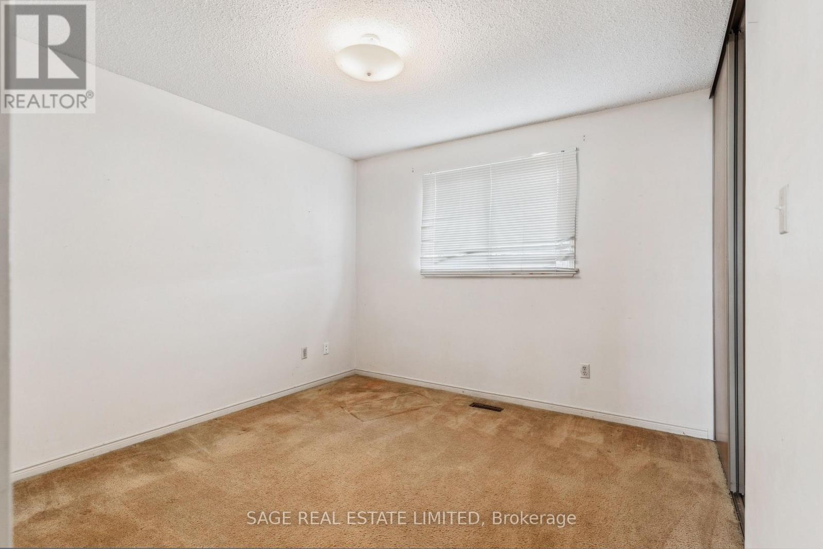 27 Newgreen Crescent, Brampton, Ontario  L6S 4Y2 - Photo 11 - W12175880
