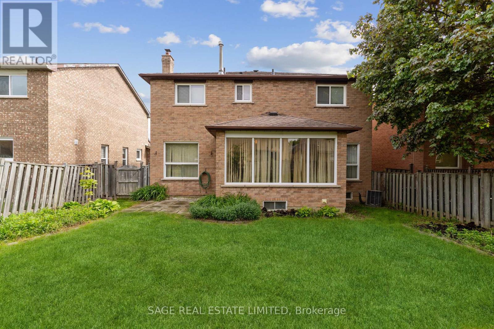 27 Newgreen Crescent, Brampton, Ontario  L6S 4Y2 - Photo 30 - W12175880