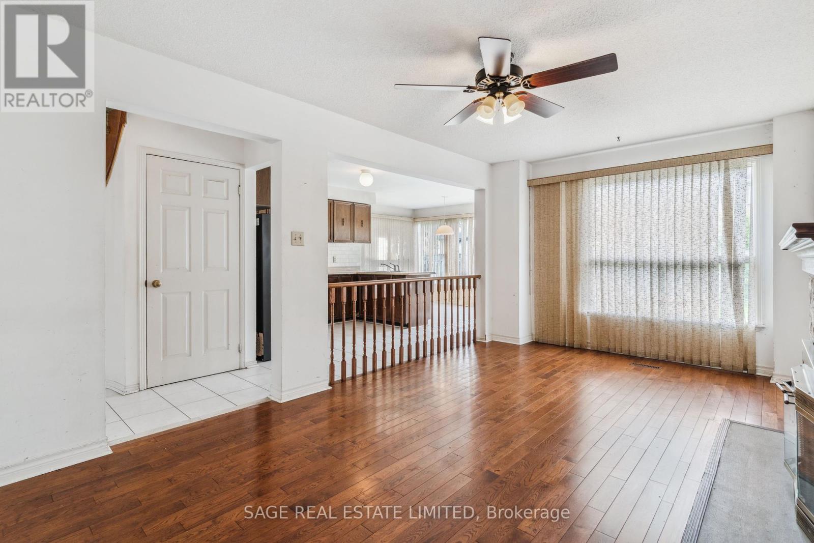 27 Newgreen Crescent, Brampton, Ontario  L6S 4Y2 - Photo 6 - W12175880